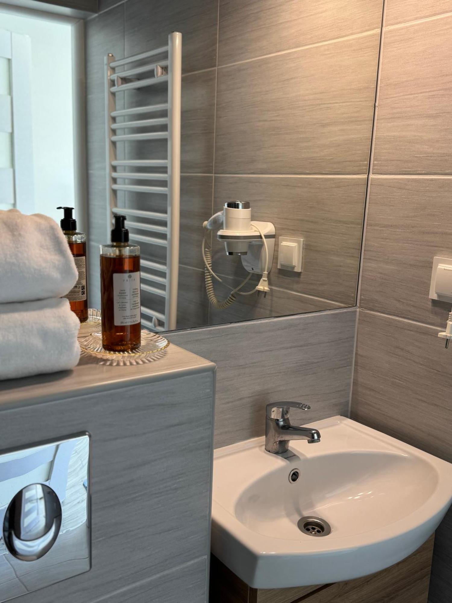 Karwia Marina Apartamenty Buitenkant foto